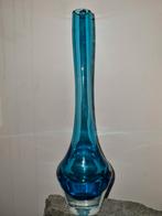 Fijne blauwe vaas 875 gram H 30,5 cm D 3 cm, Gebruikt, Blauw, Ophalen of Verzenden, Glas