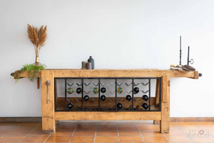 wijnrek-werkbank-barmeubel-wandkast-gezandstraalde meubelen, Huis en Inrichting, Woonaccessoires | Wijnrekken, Zo goed als nieuw