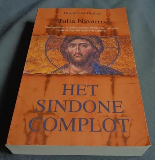 HET SINDONE COMPLOT Julia Navarro paperback boek 7e druk 201, Boeken, Thrillers, Zo goed als nieuw, Verzenden