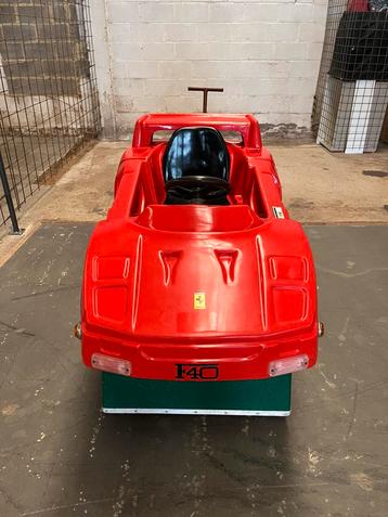 Kinderritje Ferrari F40, minicarrousel beschikbaar voor biedingen