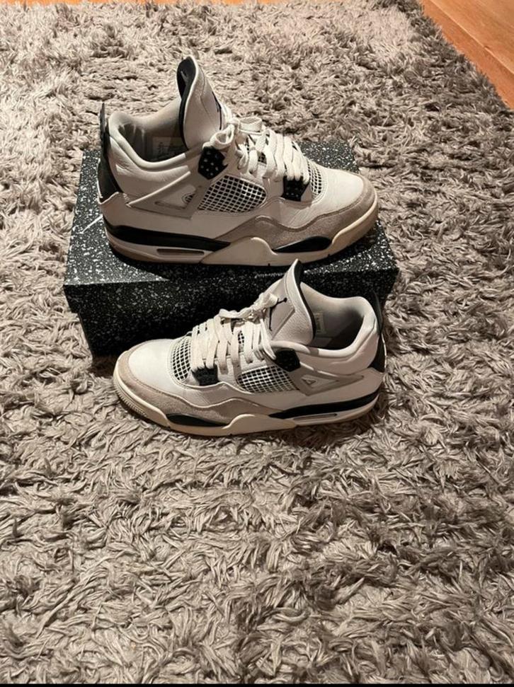 Jordan 4 military black maatje 44,5, Vêtements | Hommes, Chaussures, Porté, Baskets, Blanc, Enlèvement
