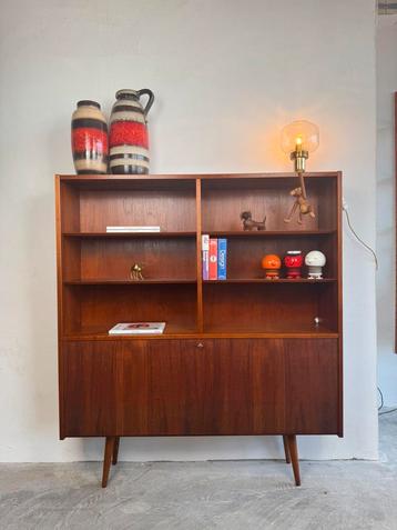 Hundevad & Co Teak Bookcase with Drop-Front Cabinet beschikbaar voor biedingen