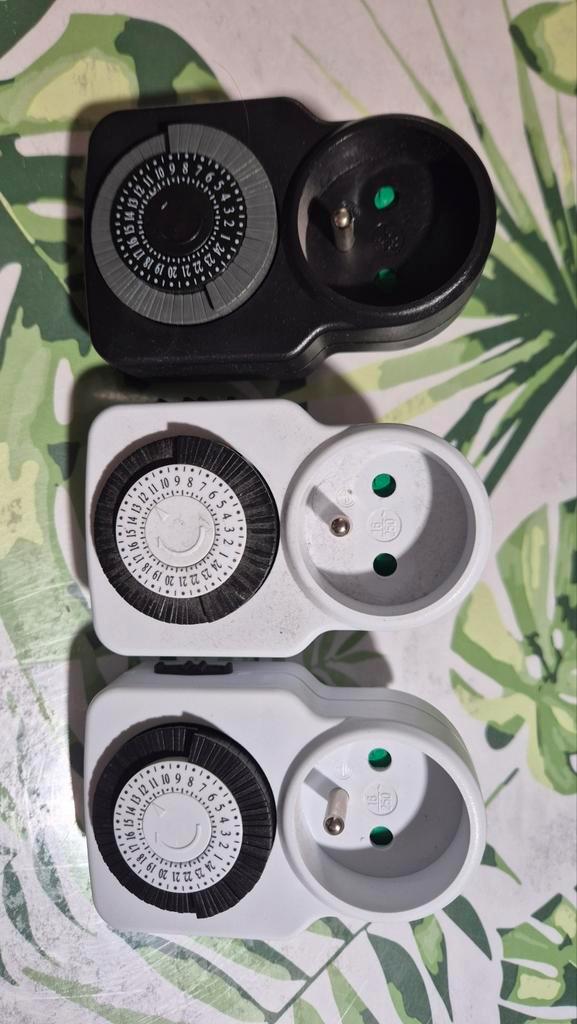 Mechanische tijdschakelaar stopcontact, TV, Hi-fi & Vidéo, Caméras de surveillance, Enlèvement ou Envoi