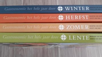 Kookboekenset lente, zomer, herfst, winter beschikbaar voor biedingen