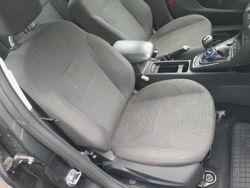 STOEL RECHTS VOOR Ford Focus 3 Wagon (01-2010/05-2018), Auto-onderdelen, Interieur en Bekleding, Ford, Gebruikt