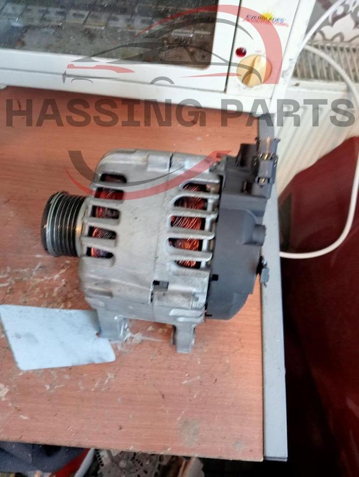 Peugeot 308 Dynamo 9826573480, Auto-onderdelen, Motor en Toebehoren, Peugeot, Gebruikt, Ophalen of Verzenden
