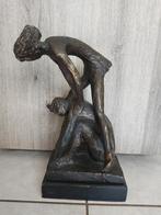 Austin Prod : statue d'un lapin sur socle en bois 29 cm, j'7, Collections, Enlèvement ou Envoi