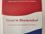 Verset oorlog 1940-1945 soldaat  boek  Bloemendaal, Verzamelen, Ophalen of Verzenden, Boek of Tijdschrift