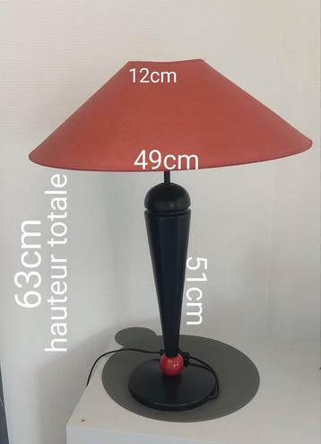 Lampe a poser rouge et noire beschikbaar voor biedingen