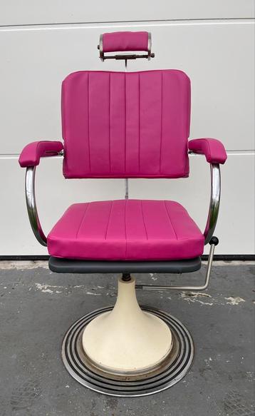 Kappersstoelen disponible aux enchères