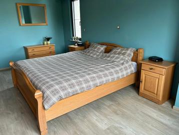 Slaapkamer massief eik beschikbaar voor biedingen