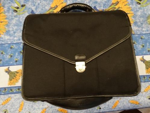 Laptoptas Targus 15 inch stevige uitvoering, Computers en Software, Laptoptassen, Gebruikt, Aktetas, 15 inch, Ophalen of Verzenden