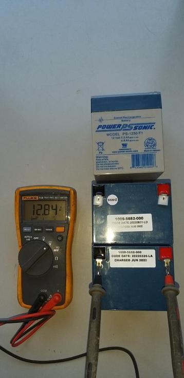 Batterij 12V 5Ah beschikbaar voor biedingen
