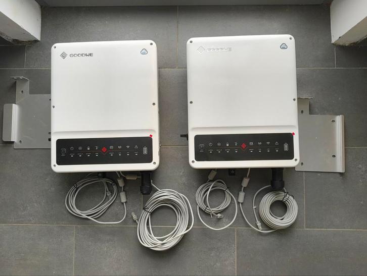 GoodWe gw 3600-eh - twee hybride omvormers, Doe-het-zelf en Bouw, Zonnepanelen en Toebehoren, Zo goed als nieuw, Ophalen