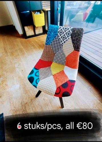 6 kleurrijke tafel stoelen beschikbaar voor biedingen
