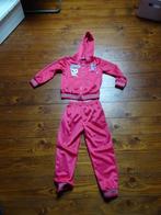 Jogging 2 pièces Hot Pink (Cantarana - 4 ans - Taille 104), Enfants & Bébés, Vêtements enfant | Taille 104, Enlèvement ou Envoi