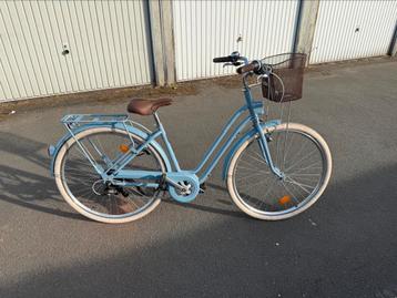Stad fiets beschikbaar voor biedingen