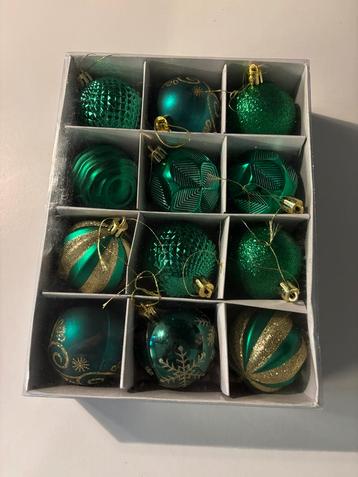 Kerstballen beschikbaar voor biedingen