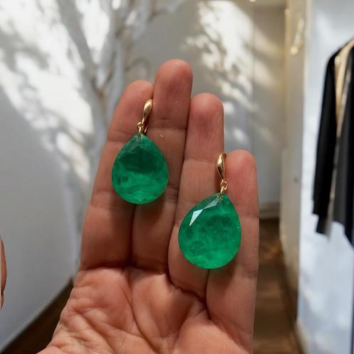 oorbellen natuurlijke groene halfedelsteen verguld met goud, Handtassen en Accessoires, Oorbellen, Zo goed als nieuw, Hangers