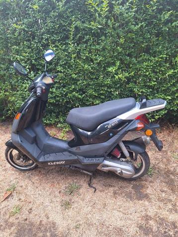 Keeway 50cc B klasse 2 takt 1500 klm start en rijd goed  beschikbaar voor biedingen