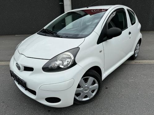 Toyota Aygo 1.0 essence 2011 Euro 5 Prêt à immatriculer, Autos, Toyota, Entreprise, Aygo, Verrouillage central, Radio, Essence