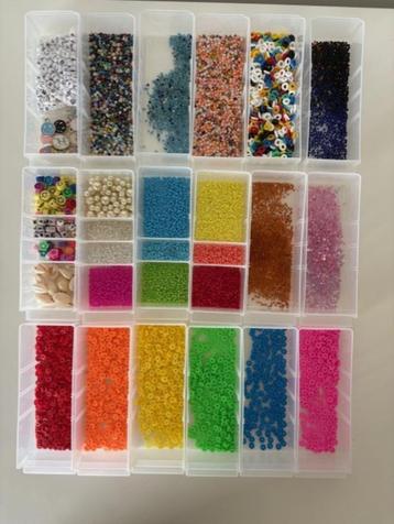 assortiment kraaltjes en toebehoren beschikbaar voor biedingen