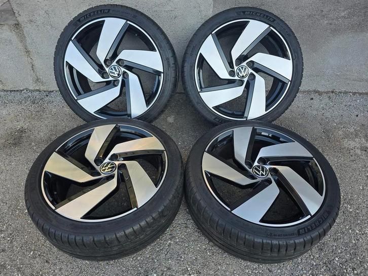 jantes volkswagen golf gti 18 pouces, Autos : Pièces & Accessoires, Pneus & Jantes, Pneus et Jantes, Pneus été, 18 pouces, 225 mm