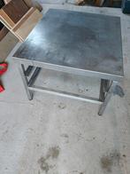 Inox tafeltje, Ophalen