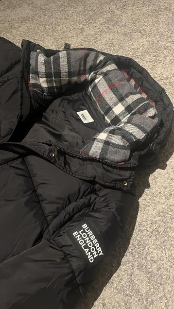 Burberry puffer jas beschikbaar voor biedingen