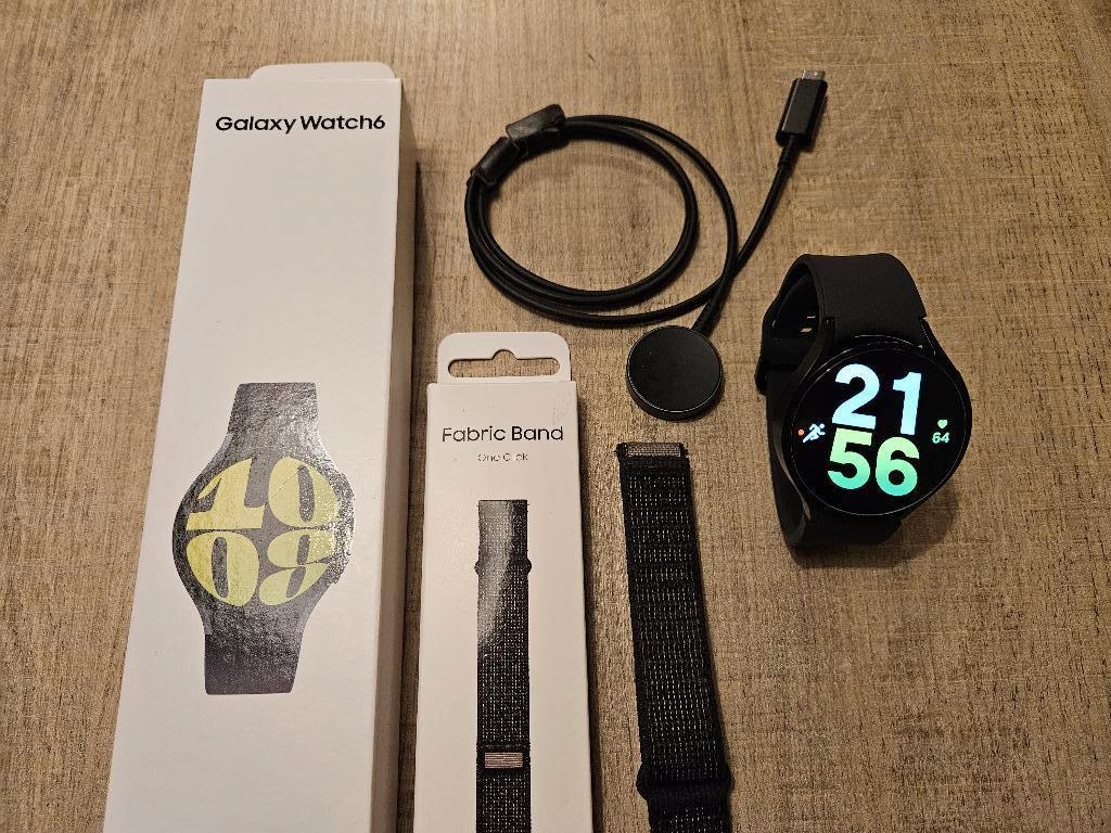 Samsung Galaxy Watch 6 47mm 4G in nieuwstaat + extra band, Ophalen, Zwart, Zo goed als nieuw, Samsung