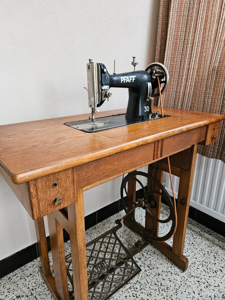 Mooi vintage naaimachine Pfaff 30, Antiek en Kunst, Kunst | Designobjecten, Ophalen