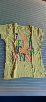geel t shirt maat 122, Ophalen of Verzenden, Gebruikt, Jongen of Meisje, Shirt of Longsleeve