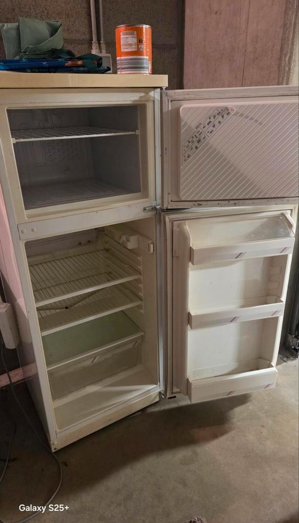 Ijskast + vriesvak, Elektronische apparatuur, Koelkasten en IJskasten, Gebruikt, Met vriesvak, Ophalen