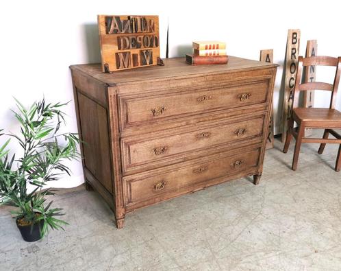 Grote Antieke Franse ladekast in zware eik B 125 H 91 D 64, Antiek en Kunst, Antiek | Meubels | Kasten, Ophalen