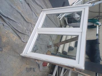 PVC VENSTER beschikbaar voor biedingen
