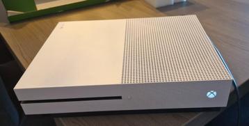 XBOX ONE S 500gb beschikbaar voor biedingen