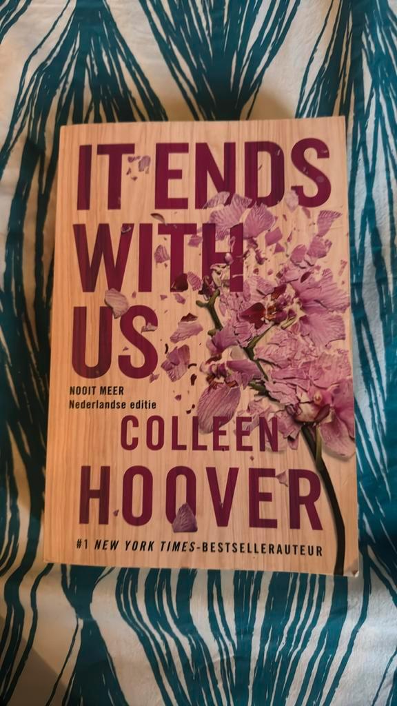 Colleen Hoover - It ends with us, Boeken, Literatuur, Zo goed als nieuw, Ophalen