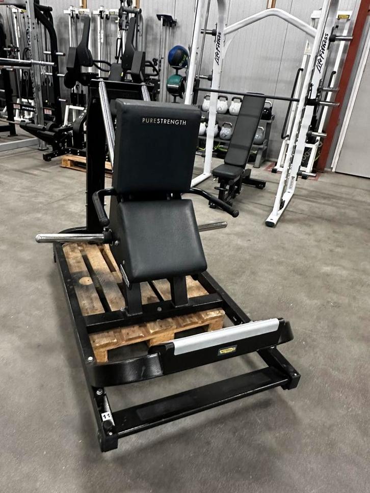Technogym Pure Strength Plate Loaded Calf Press, Sport en Fitness, Fitnessmaterialen, Gebruikt, Overige typen, Ophalen