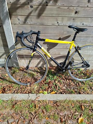 Btwin racefiets beschikbaar voor biedingen