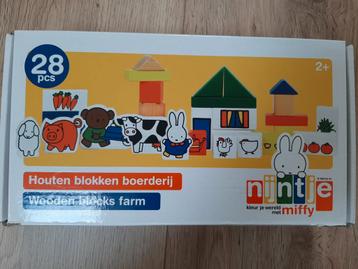 Nijntje houten blokken boerderij - eerste blokkenset 2+ beschikbaar voor biedingen