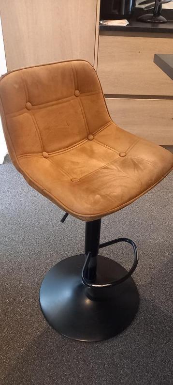Barstoelen beschikbaar voor biedingen