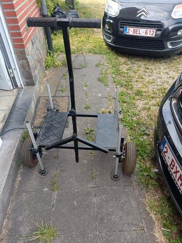 Plancher de pêche sur roue, Comme neuf