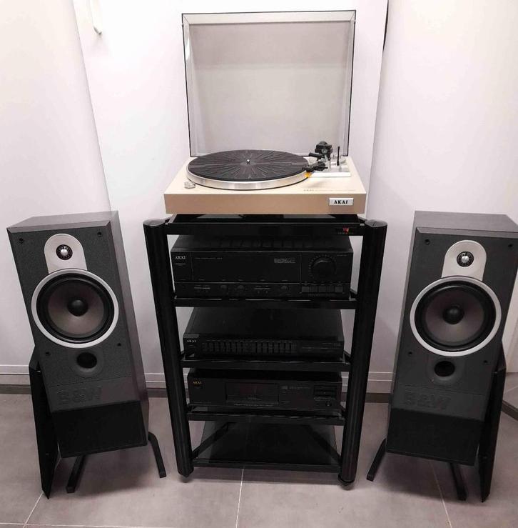 Design meubel met AKAI topmerk installatie+B&W speakers, Audio, Tv en Foto, Stereoketens, Zo goed als nieuw, Speakers, Akai, Losse componenten