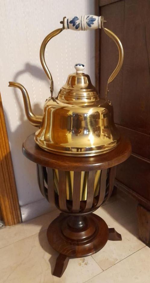 Stoof als decoratie met waterketel, Antiek en Kunst, Curiosa en Brocante, Ophalen of Verzenden