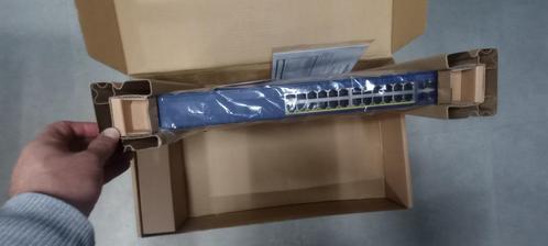 Switch Netgear FS728TP-100EUS - NEW, Computers en Software, Netwerk switches, Nieuw, Ophalen of Verzenden