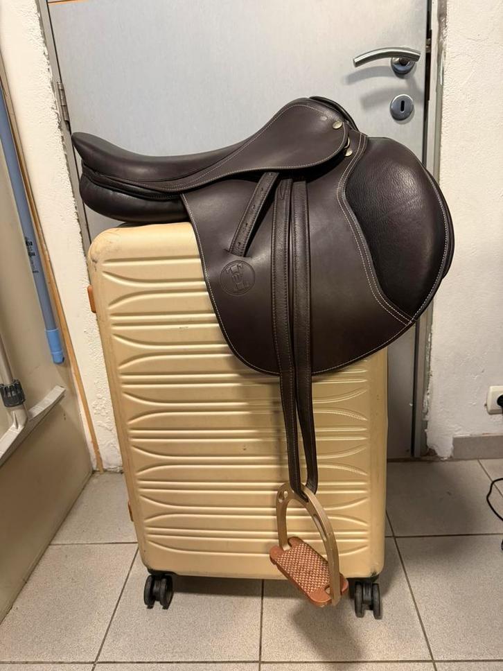 Selle obstacle brune tdet neuve 17,5, Animaux & Accessoires, Chevaux & Poneys | Autres trucs de cheval, Enlèvement ou Envoi