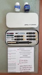 Kaligrafieset Bruynzeel + inkt + messing lettersjabloon, Ophalen, Zo goed als nieuw