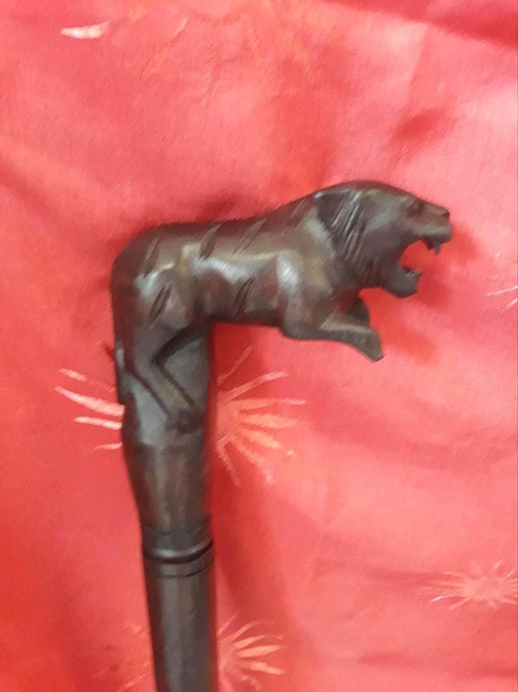 canne en bois de suar 100 cm motif tigre, Antiek en Kunst, Kunst | Niet-Westerse kunst, Ophalen of Verzenden