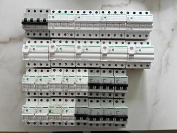 Schneider RESI9 automaten & differentieelschakelaars, Enlèvement, Comme neuf, Autres types