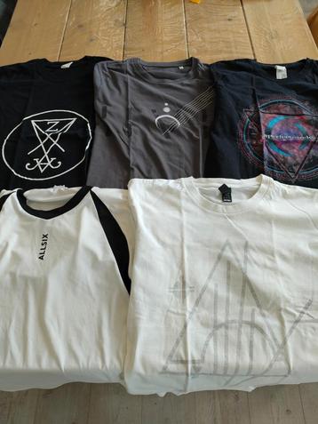 Vijf shirts voor 25 euro beschikbaar voor biedingen